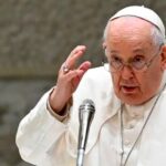 El papa Francisco, fuera de peligro, continúa su recuperación