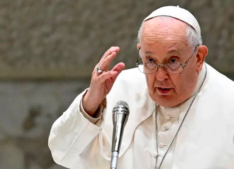 El papa Francisco, fuera de peligro, continúa su recuperación