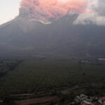 Un millar de evacuados en Guatemala por erupción del volcán de Fuego