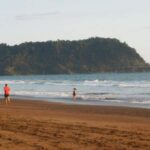 ¡Cuidado! Semana Santa estará marcada por fuerte oleaje en costas del país