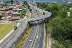 Nuevo paso elevado en Hatillo elimina semáforos en Circunvalación