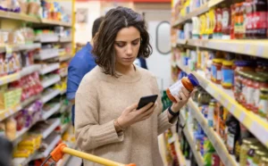 Confianza del consumidor cae y vuelve a niveles previos