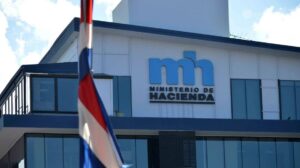 Menos recaudación y más deuda: la estrategia de Hacienda no incluye impuestos