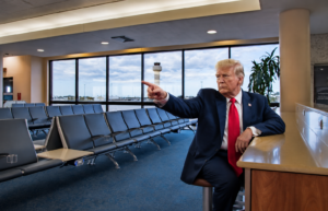 Aeropuerto de Palm Beach cambia su nombre a Donald Trump