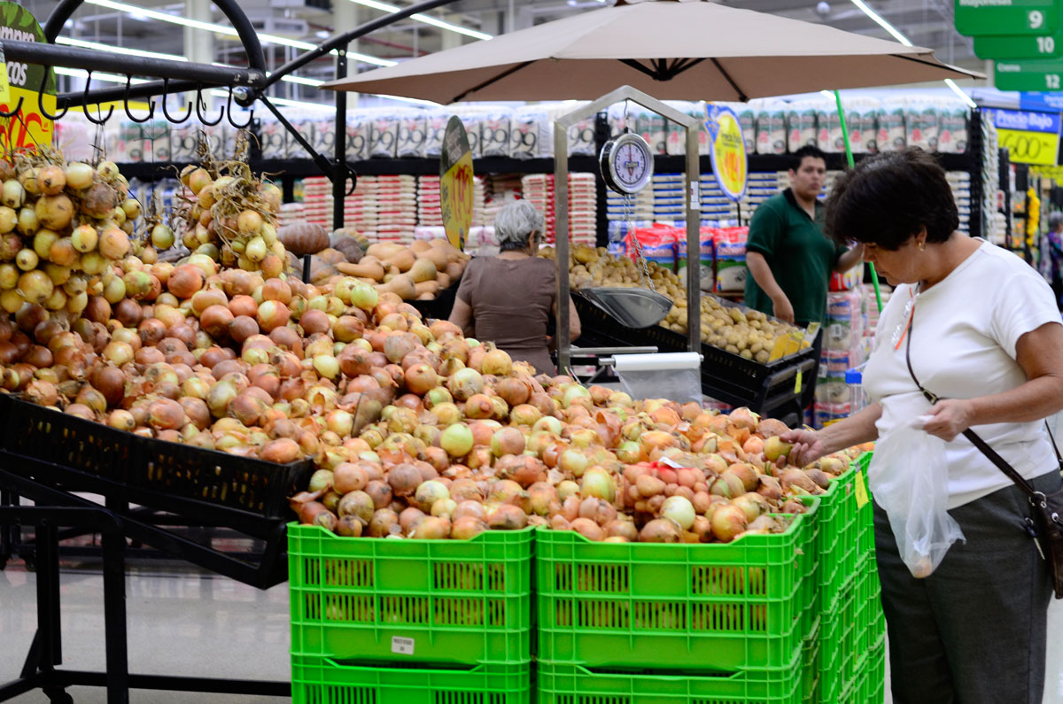 Más de la mitad de la canasta básica subió de precio
