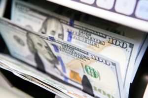 Tipo de cambio del dólar marca nuevo mínimo histórico