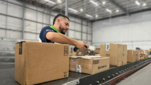 Correos de Costa Rica abre feria de empleo con plazas para choferes, mensajeros y operarios