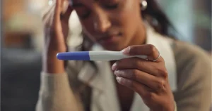 Embarazos adolescentes por relaciones impropias se duplicaron en Costa Rica, revela el INEC