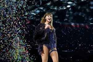 Taylor Swift hace historia como la artista más galardonada en la historia de los MTV VMAs